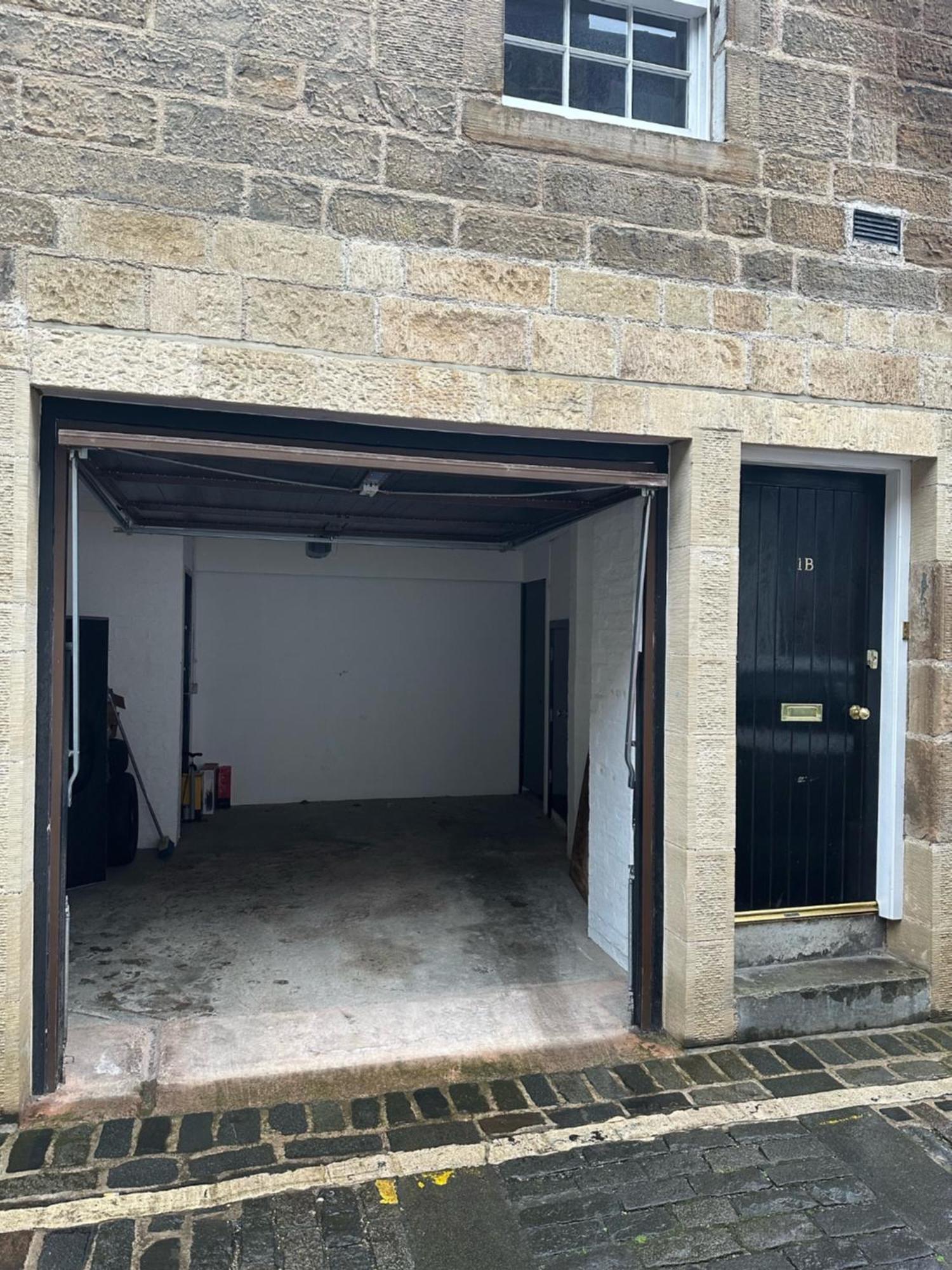 One Bee Apartment Edinburgh Exterior photo