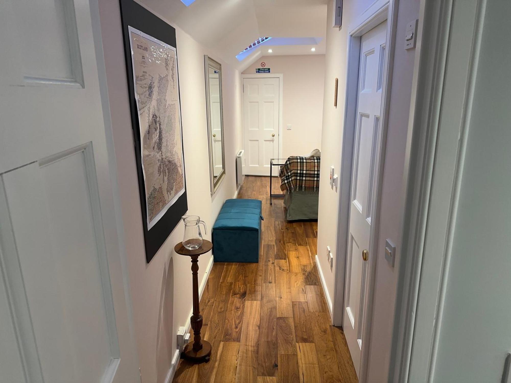 One Bee Apartment Edinburgh Exterior photo