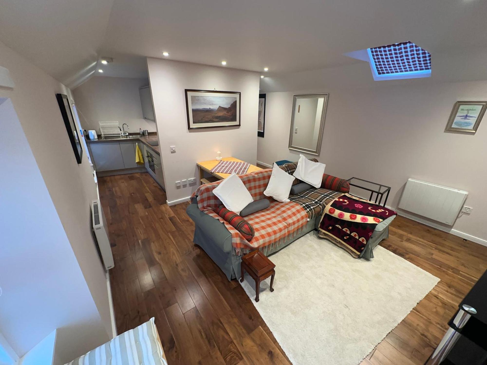 One Bee Apartment Edinburgh Exterior photo